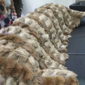 Echte Koyote Pelzdecke werfen hacki Farbe, Hauswärmer