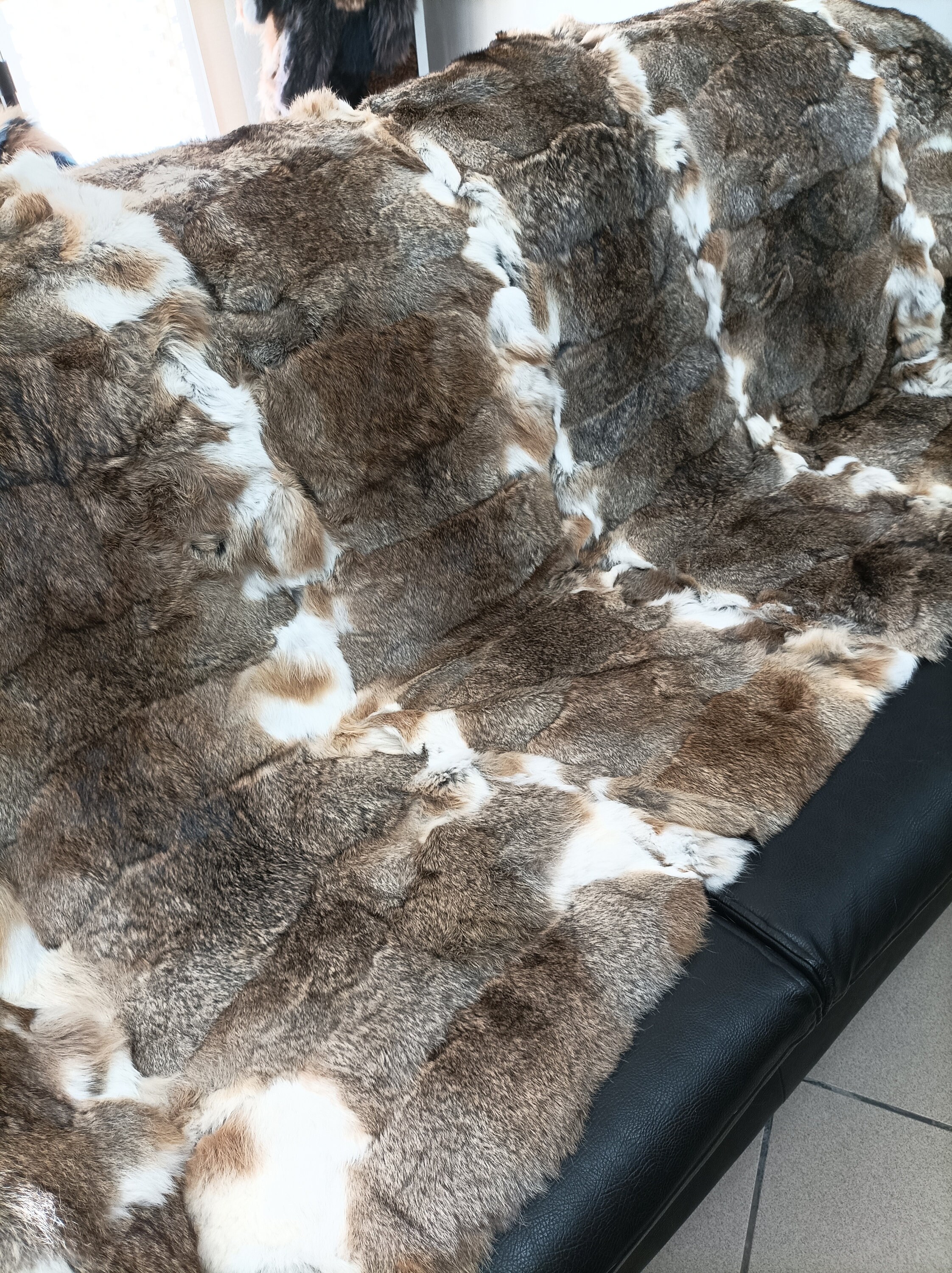 Real Fur Blankets and Fur Throws from Fox fur, Beaver fur etc.