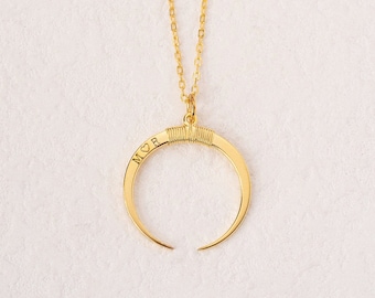 Personalized Crescent Moon Ring Holder Necklace | Custom Graduation Gift | Promise Ring Keeper | Engagement Ring Protector | Gift For Her