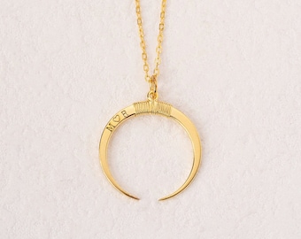 Personalized Crescent Moon Ring Holder Necklace | Custom Graduation Gift | Promise Ring Keeper | Engagement Ring Protector | Gift For Her