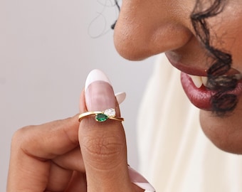 Engraved Birthstone Minimalist Ring | Custom Teardrop Family Gemstone Jewelry | Dainty Personalized Band Ring with Infinity  Crystals