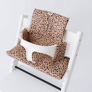 Wipeable Cushion Compatible with Stokke Tripp Trapp Classic High Chair - Dots on Rose