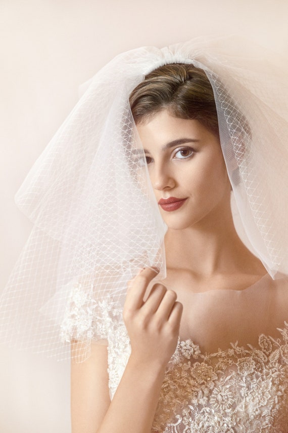 Mini Tulle Blusher Veil - Chic Veil |  Off-White / Scattered with Swarovski Pearls