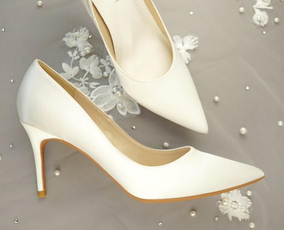 Elegant Silk Satin Pump Wedding shoes Ivory romantic Pointy toe bridal shoes with mid height heel