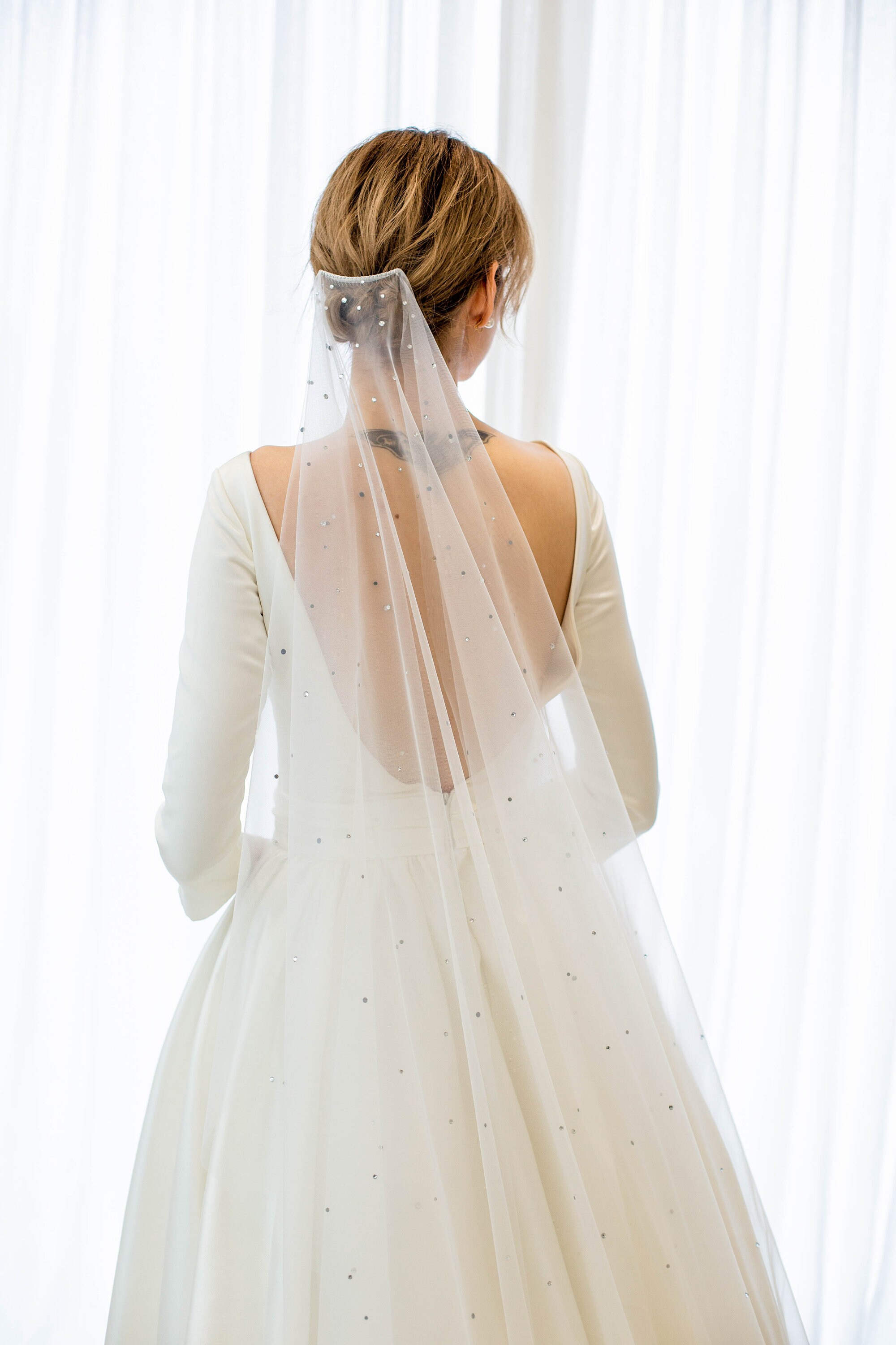 Scattered Crystal / Rhinestone Wedding Veil, Chapel  display picture 2