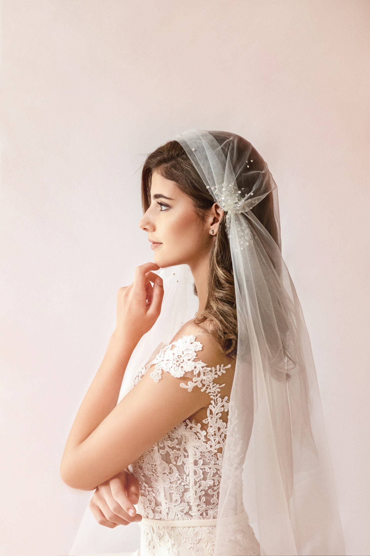 Mini Tulle Blusher Veil - Chic Veil |  Off-White / Scattered with Swarovski Pearls