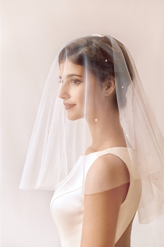 Short Wedding Veil | Veil With Pearls | Modern Wedding Veil  display picture 2