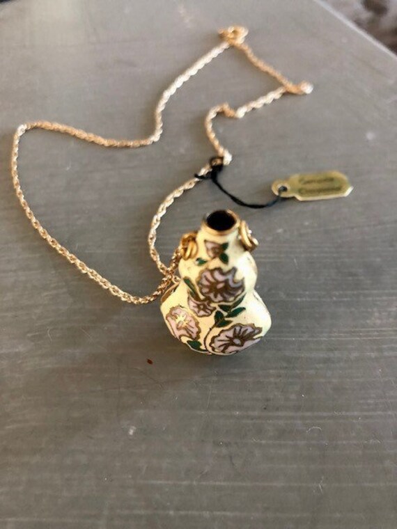 Necklace vase shape cloisonné, Vintage, floral, Cream… Gem