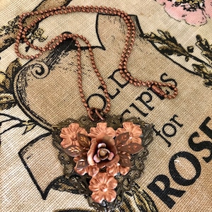 Floral metal decorations jewelry, floral, bronze, necklace