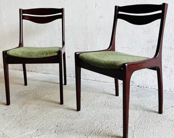 Set of 2 Vintage Wooden Chairs / Original Upholstery / 1980s