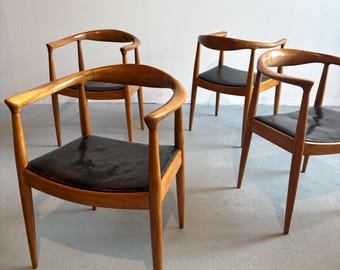 1 of 4 Vintage Chairs in Style of Wegner Round Chair / 1960s