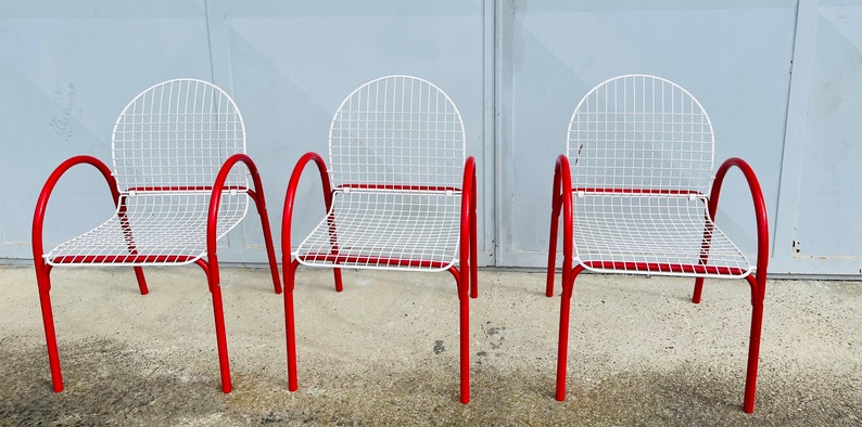 1 of 3 Vintage Red & White Metal Garden Chairs / Meblo / Dining / Garden Chairs / Pop Art / Memphis Design / Yugoslavia / 1980s image 3