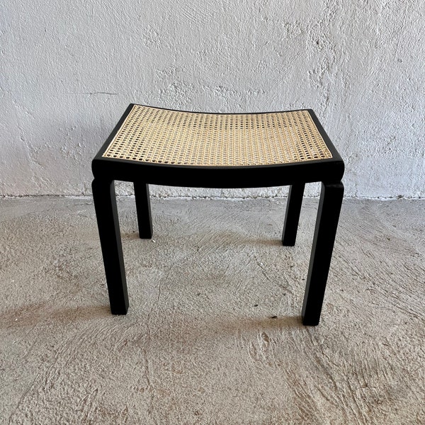 Banc en rotin vintage / Élégant / Bois laqué noir mat / Années 1960