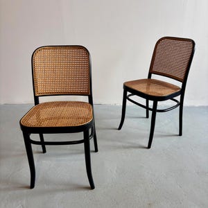 Set of 2 vintage 811 Prague chairs/ Design by Josef Hoffmann for Thonet/1980s