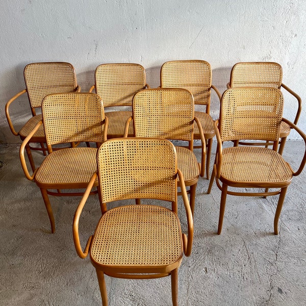 1 des 8 chaises Prague vintage / Design de Josef Hoffmann pour Thonet / Entièrement restaurée / années 1970
