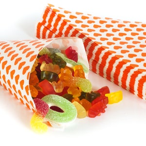 50 candy cone bags, paper cone bags, paper bags, gift bags in different colors and sizes image 5