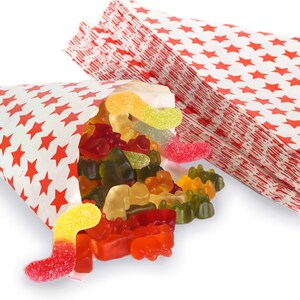 50 Spitztüten Papierspitztüten Papiertüten in weiß mit roten Sternen für die Candy Bar