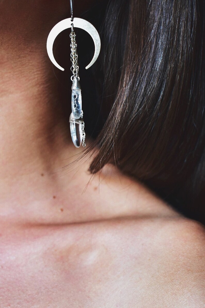 Dangling earrings with half moon Indian brass with chain and quartz ialino