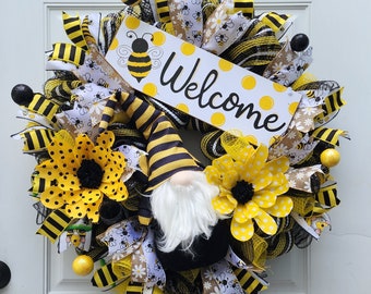 Bee gnome wreath,summer wreath for door,bee kind,bumble bee decor, polka dots, summer wreath,everyday wreath for door,honey bee