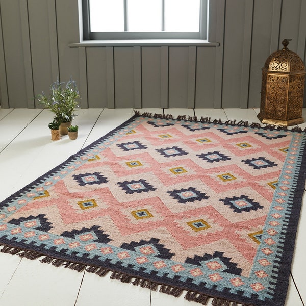 Loxi Kilim Rug, Hand Woven Pink Wool, 120 x 180cm.
