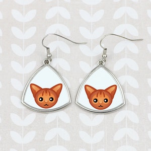 Earrings with a geometric cat, Abyssinian, Hanging earrings with graphics, Hypoallergenic metal, Jewelry with cats, Cat person gift