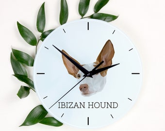 Eine Uhr mit einem Hund, Ibizan Hound, Glasuhr, eine Wanduhr für Hundeliebhaber. Hochwertiger Druck. Geometrischer Hund