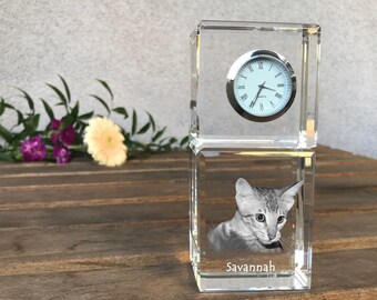 Savannah Engraved Crystal Clock, Crystal clock with cat, Standing Decoration with Cat, Custom Clock, Personalized Photo