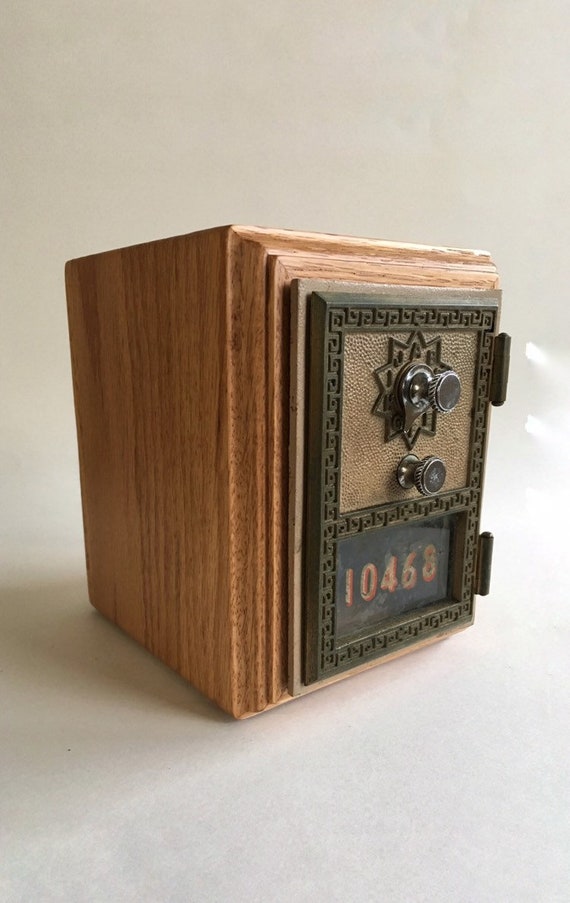 * antique box ୨୧ 19世紀の古い古い ボンボニエール Oak - Vintage Brass Post Office Box Door With Combination Lock on
