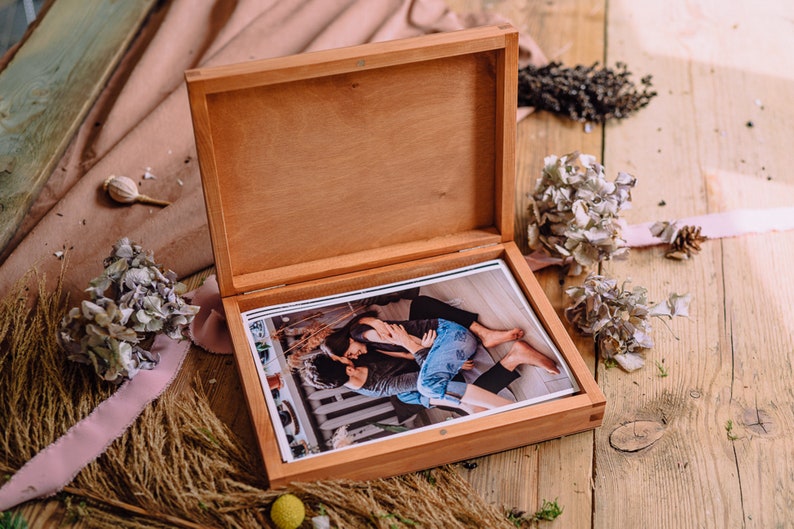 Wooden photo box for 15x23 cm prints , 6x9 photo box, personalized, wooden keepsake, wooden box, zdjęcie 3