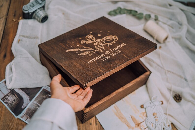 Wood memory box, Personalized Engraved Gift Box, Rustic Wooden Keepsake Box, Baby Memory Box, Newborn Baby Memories, Wooden member box