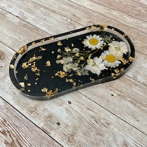 Pressed Flower Jewelry Tray | Gold Cottage Core Trinket Dish | Coquette Aesthetic Catchall | Boho Home Goods | Epoxy Resin Oval Coaster