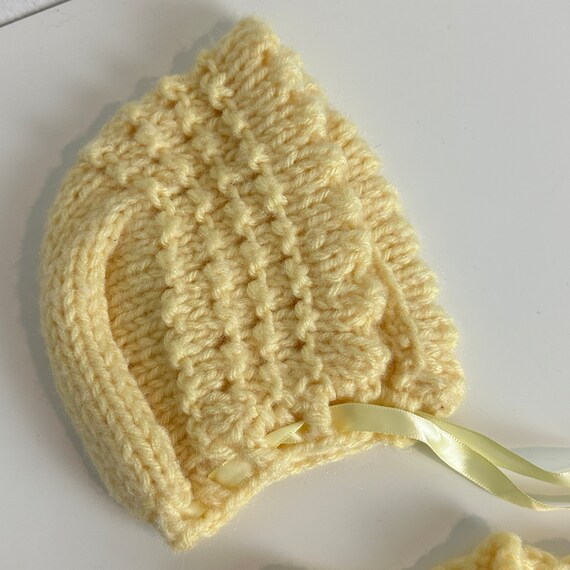 VTG Hand-knit Baby Yellow Sweater Bonnet Set, 197… - image 3