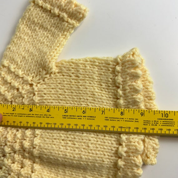VTG Hand-knit Baby Yellow Sweater Bonnet Set, 197… - image 6