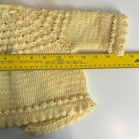 VTG Hand-knit Baby Yellow Sweater Bonnet Set, 197… - image 5