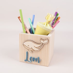 Pot à crayons en bois personnalisé, porte-crayon baleine avec nom, cadeau de scolarisation, boîte à crayons écolier, cadeau de sac d'école