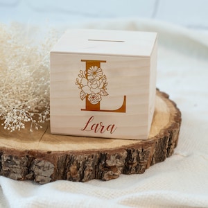 Hucha personalizada, hucha de madera, hucha con letra y nombre