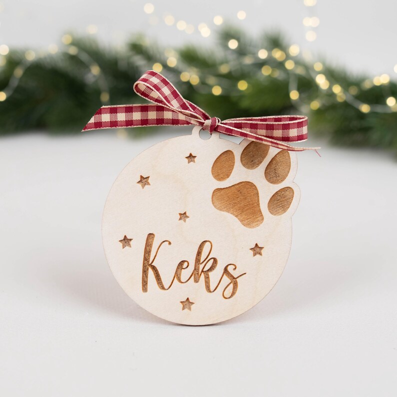 Personalized Christmas tree ornament for pets – gift for dog or cat – wooden Christmas tree decoration with name image 2