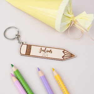 Porte-clés personnalisé, cadeau cartable, cadeau de scolarisation, écolier 1ère classe, pendentif avec nom
