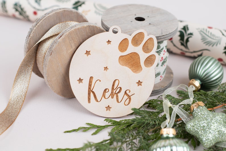 Personalisierter Weihnachtsbaum-Anhänger  , Weihnachtskugel aus Holz ,Christbaumschmuck für Katze oder  Hund, Personalisierte Holzanhänger