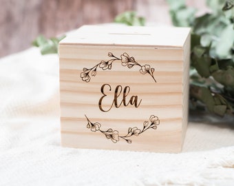 Personalized money box , Wooden money box , Money box with wreath and name