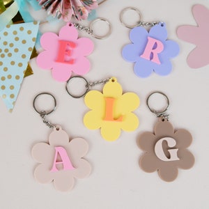 Porte-clés coloré avec lettres en forme de fleur, étiquette de cartable, cadeau de scolarisation, porte-clés monogramme