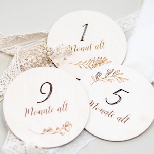 Cartes jalons en bois « Ma première année » Jalons en bois, jalons en bois pour bébé, cartes de naissance Mailenstein