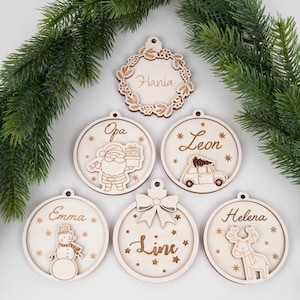 Gepersonaliseerde kerstboomhanger Kerstboomhanger met gewenste naam van hout, kerstbal van hout, kerstboomversieringen
