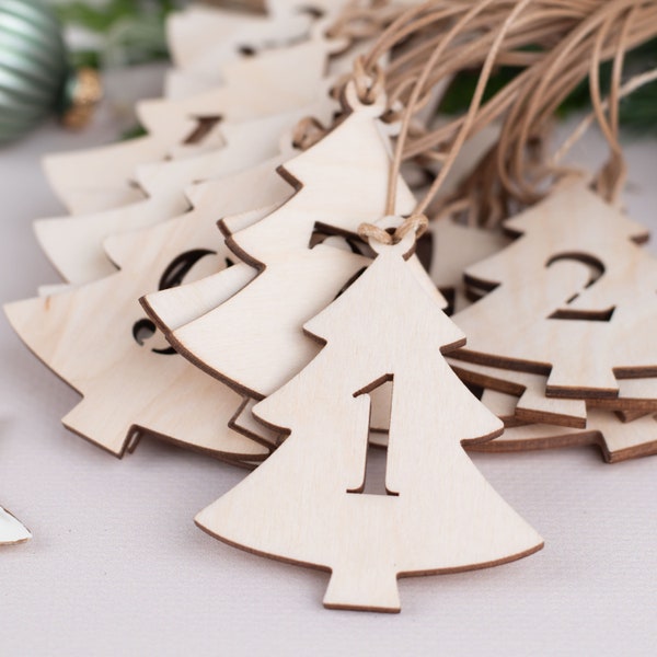 Adventskalender Zahlen aus Holz  , Adventskalender Zahlenanhänger, Holzzahlen  1-24, Kalenderzahlen Tanne