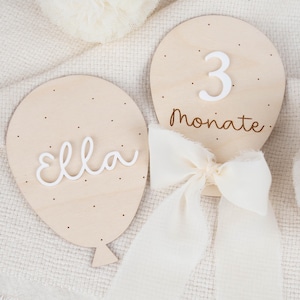 Jalons Ballon nouveau-né en bois, jalons bébé, cadeau de naissance, jalons, cadeau pour les femmes enceintes, les futures mamans.