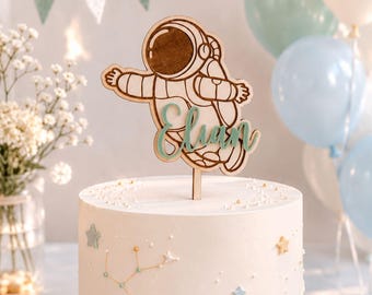 Astronaut cake topper with name, personalized wooden cake decoration, space-themed birthday, space party decoration, astronaut cake topper
