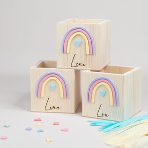 Personalisierter Stiftebecher aus Holz , Stiftehalter Regenbogen , Einschulung Geschenk,Schulkind Bild 7