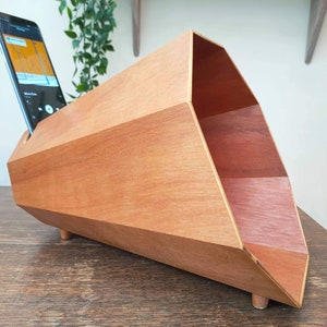 Wooden Phone Speaker // Non-Electric docking station // Acoustic Wood Amplifier // Passive Speaker image 6