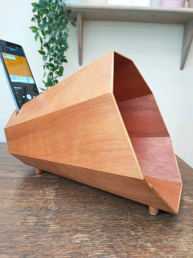 Wooden Phone Speaker // Non-Electric docking station // Acoustic Wood Amplifier // Passive Speaker image 6