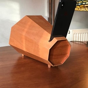 Wooden Phone Speaker // Non-Electric docking station // Acoustic Wood Amplifier // Passive Speaker image 9